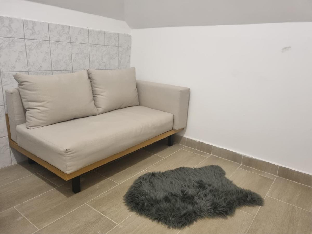 Sosto Apartman Szekesfehervar Bagian luar foto