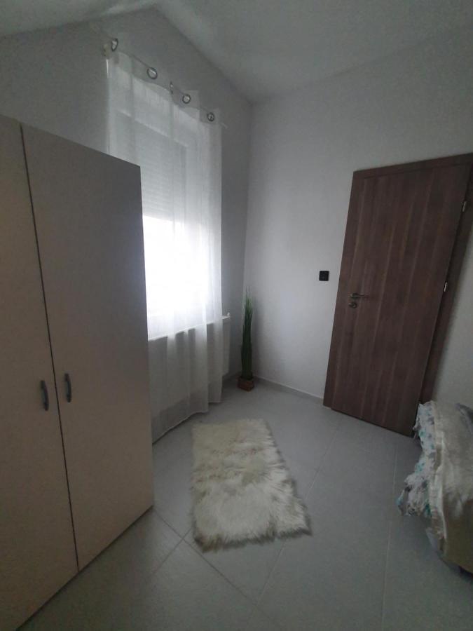 Sosto Apartman Szekesfehervar Bagian luar foto