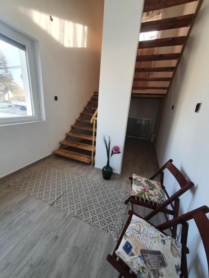 Sosto Apartman Szekesfehervar Bagian luar foto