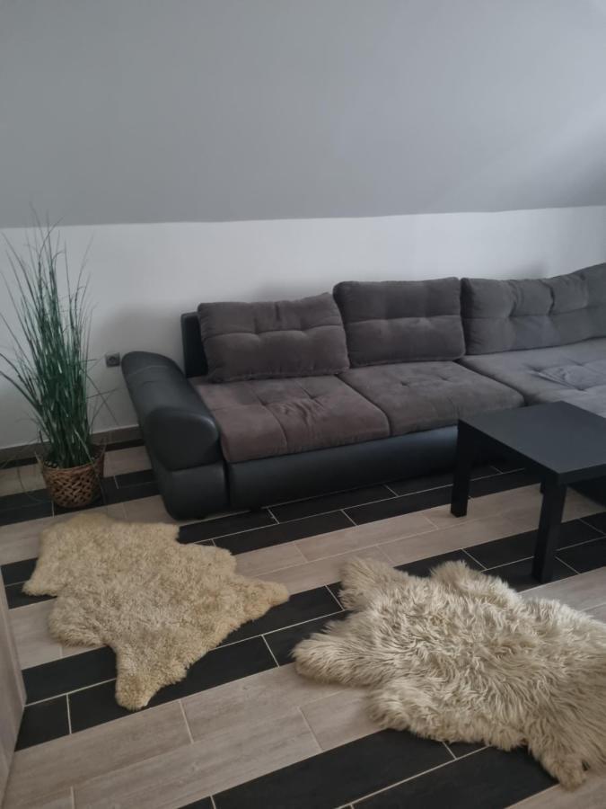 Sosto Apartman Szekesfehervar Bagian luar foto