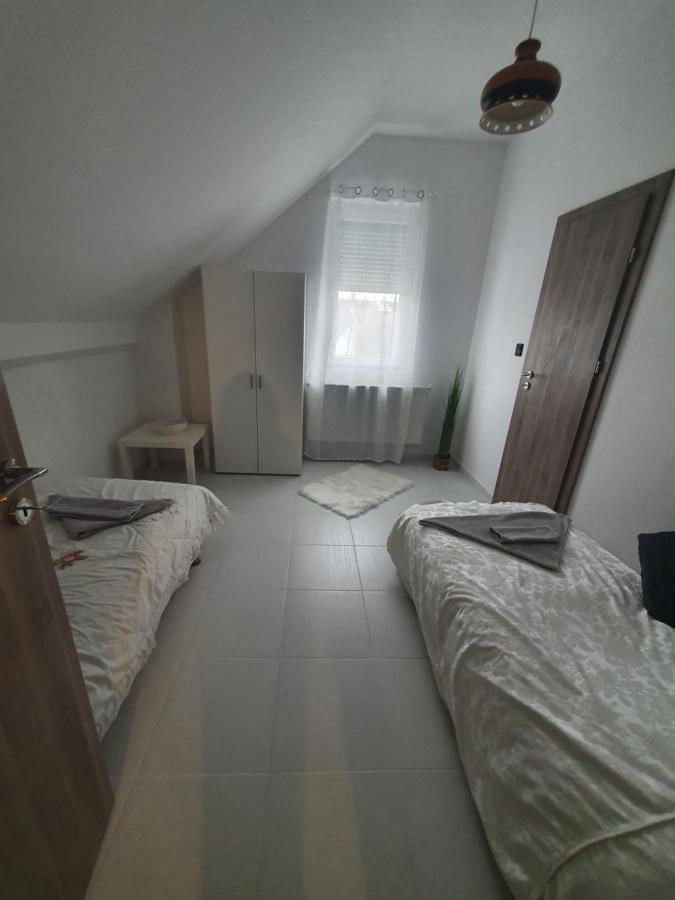 Sosto Apartman Szekesfehervar Bagian luar foto